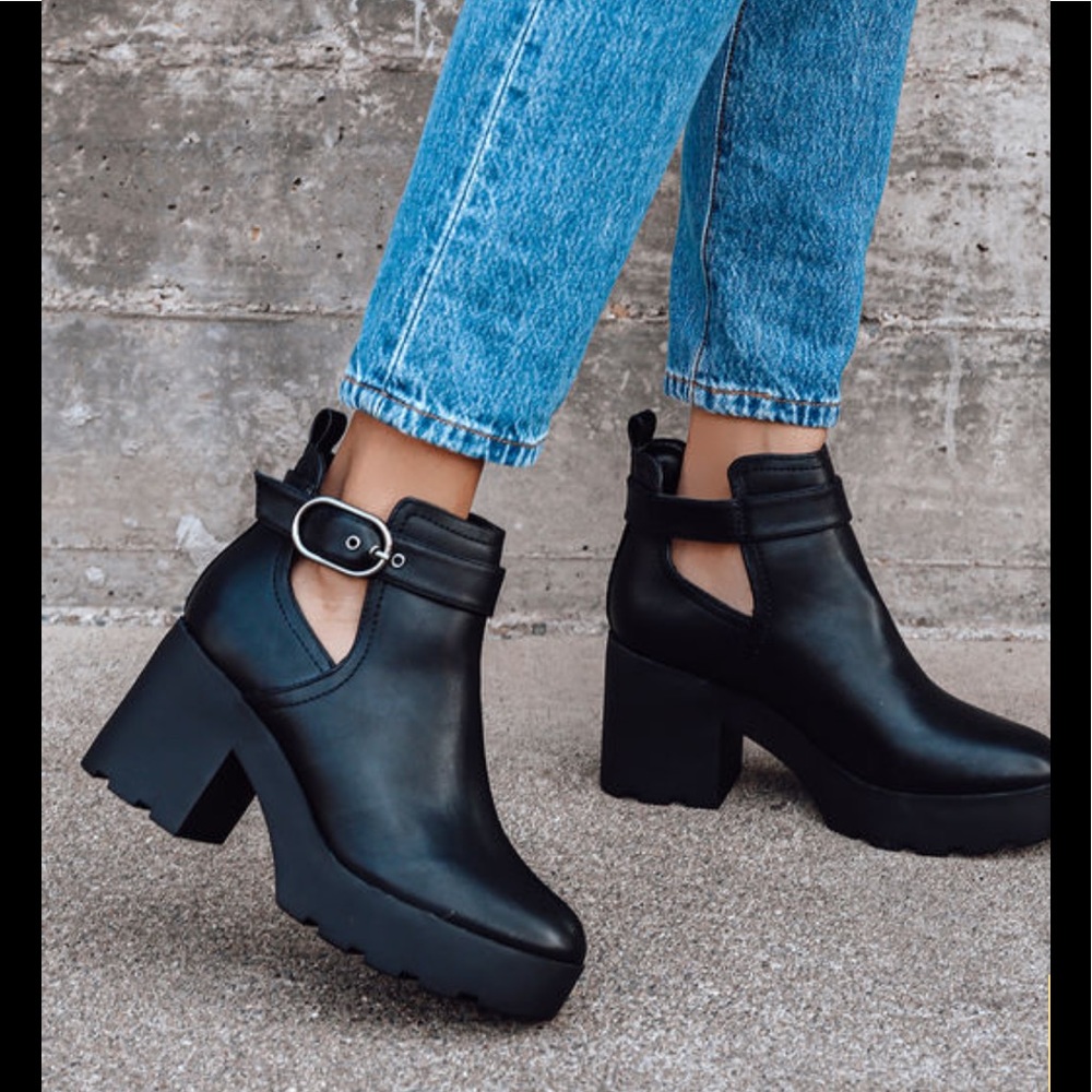 Lulus Emery black platform ankle booties black size 9